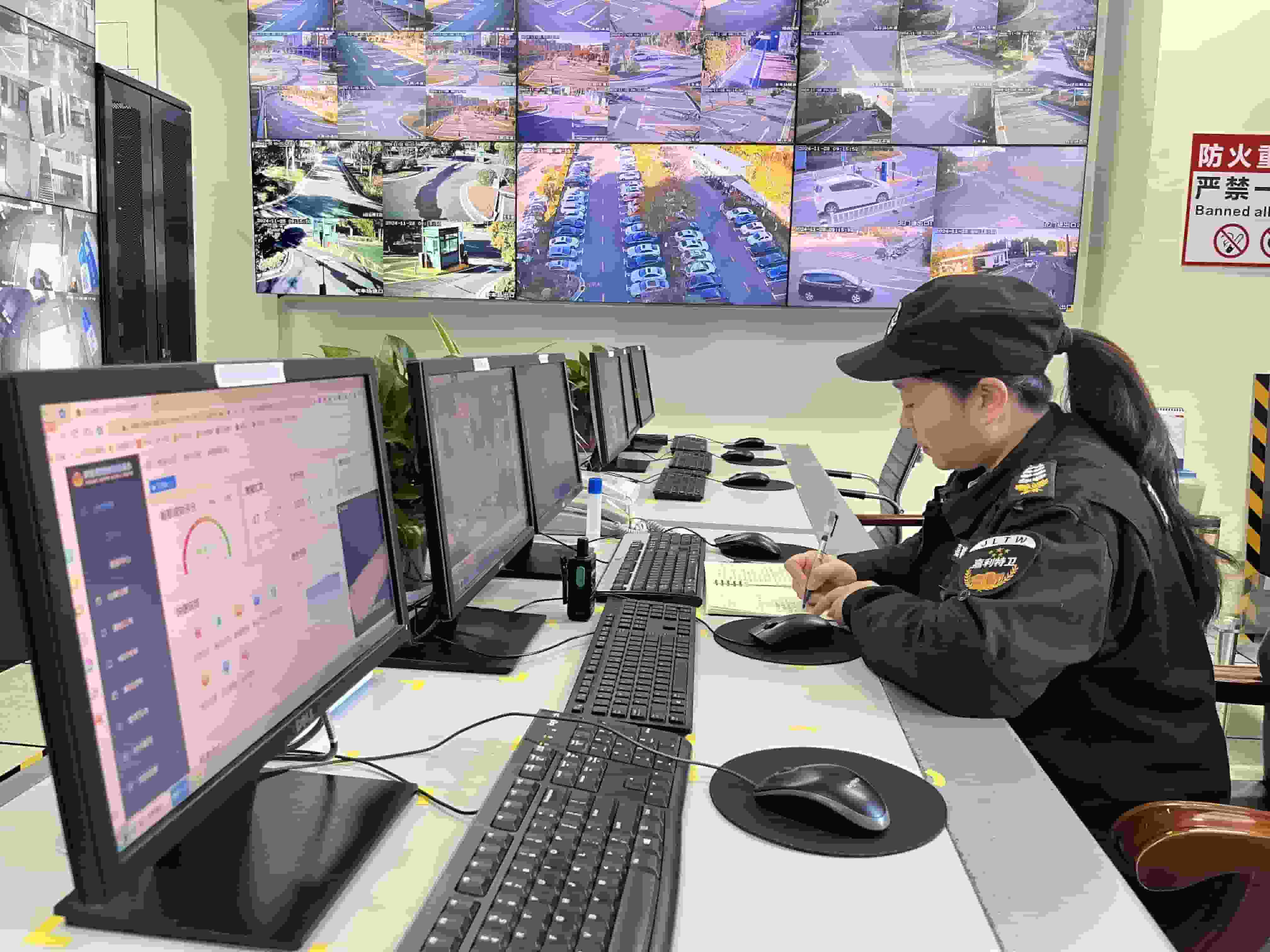 坚守岗位，守护安全---刘茜