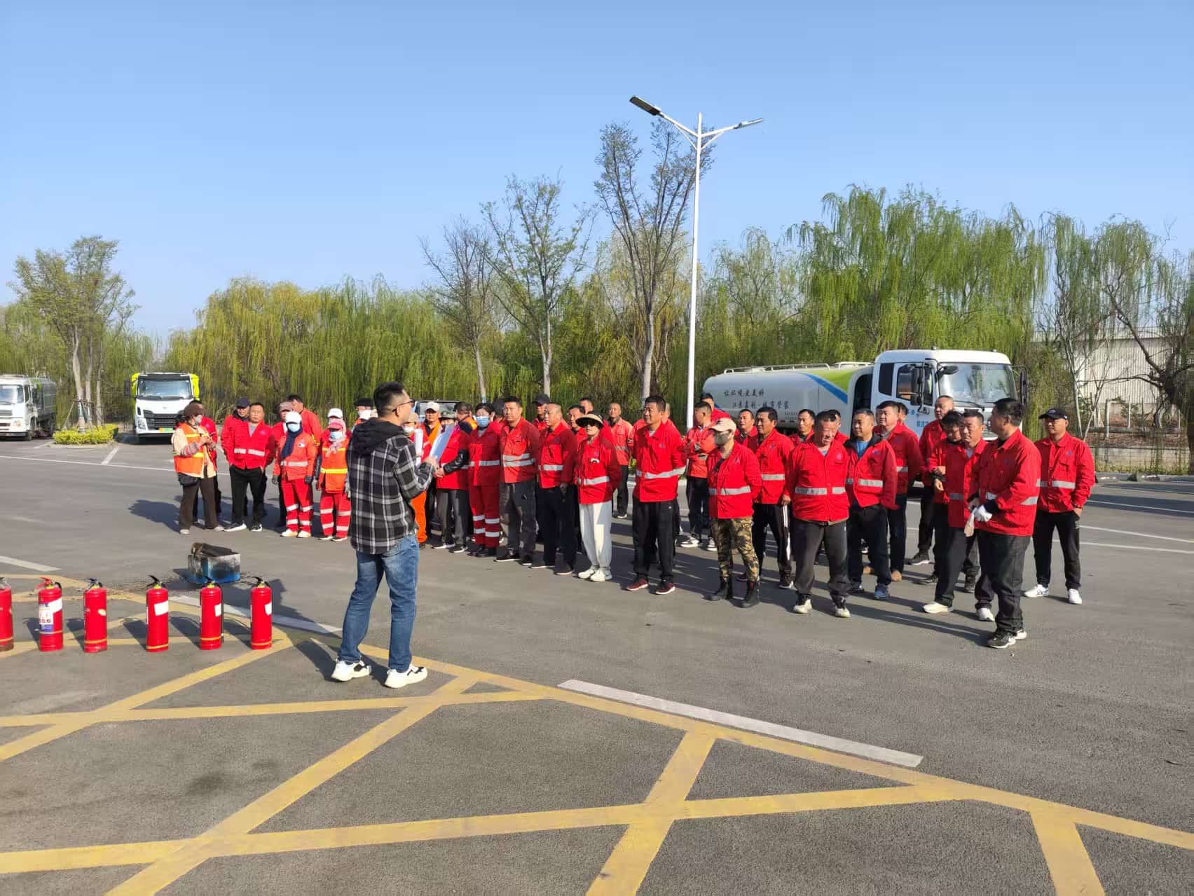 安全培训及灭火器消防演练