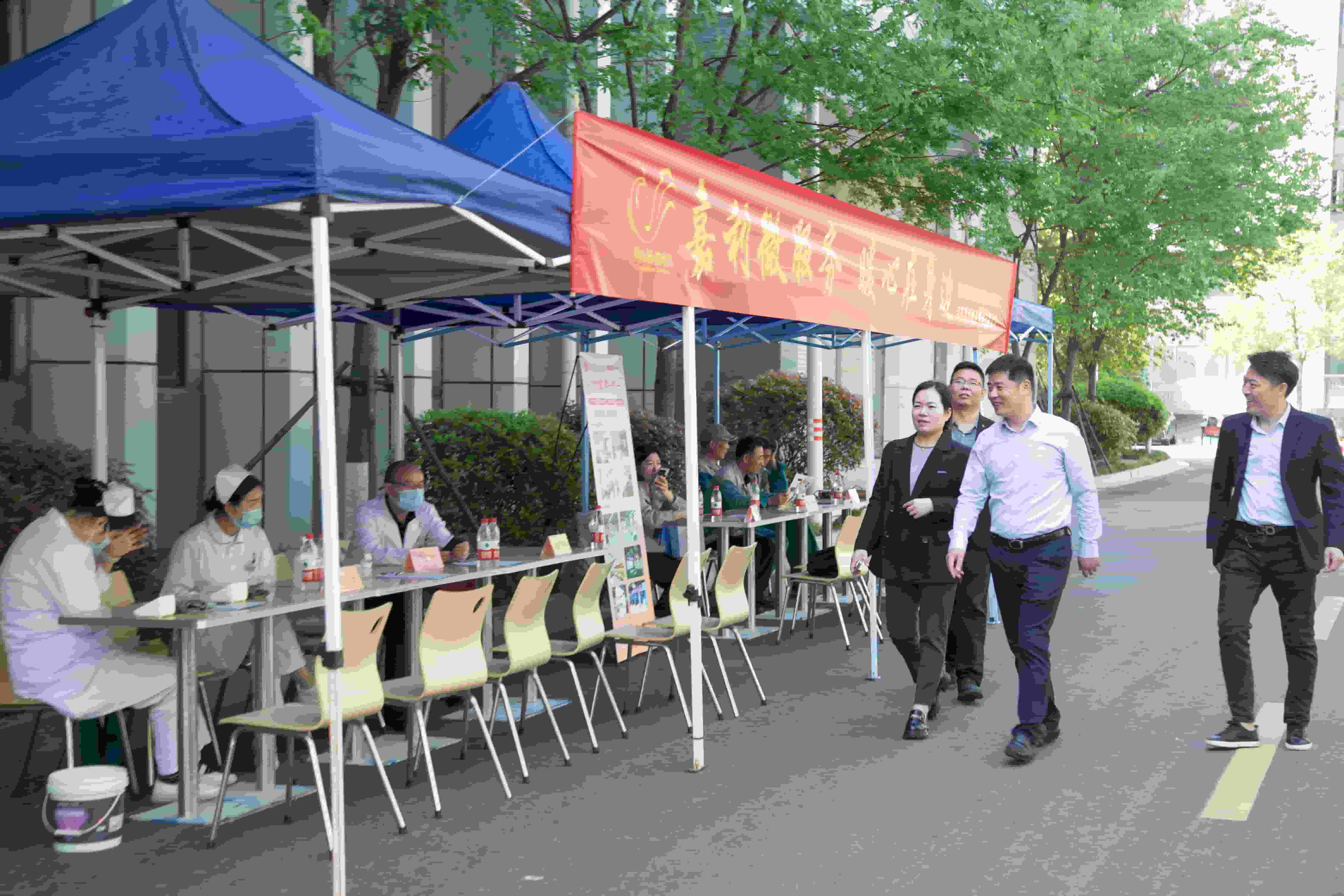 “小服务”传递“大温暖”